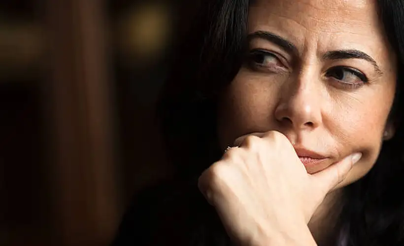 Woman Eyes Boyfriend Suspiciously After Realizing That All Her Exes Ugly