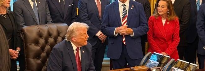 Trump, dalle parole ai fatti: smantellati gli standard di Biden. Meno limiti su emissioni e consumi