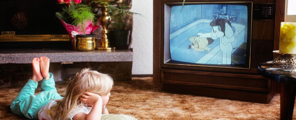 Cartoni e film “low-stim”: la scelta d'intrattenimento che calma i bambini e bambine (e salva i genitori)
