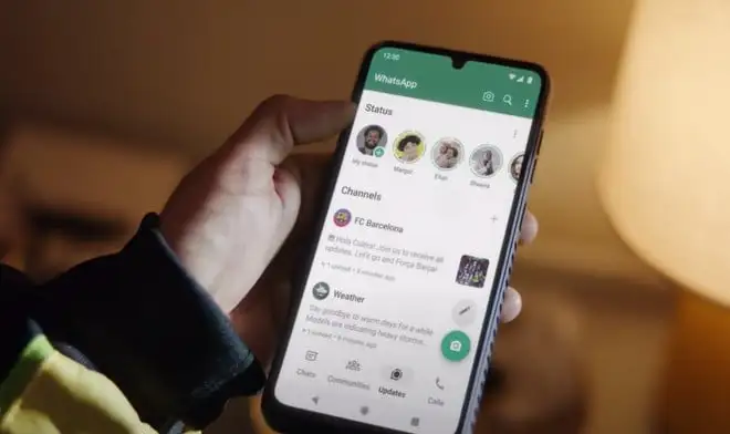 WhatsApp, in test dei report sulla pubblicità mostrata su stati e canali