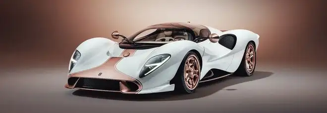 La De Tomaso P72 è finalmente arrivata ed è bellissima