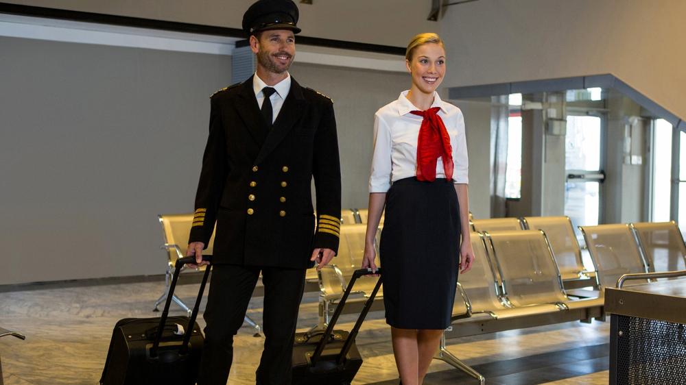 Man accused of faking badge to pose as pilot and get hundreds of free flights