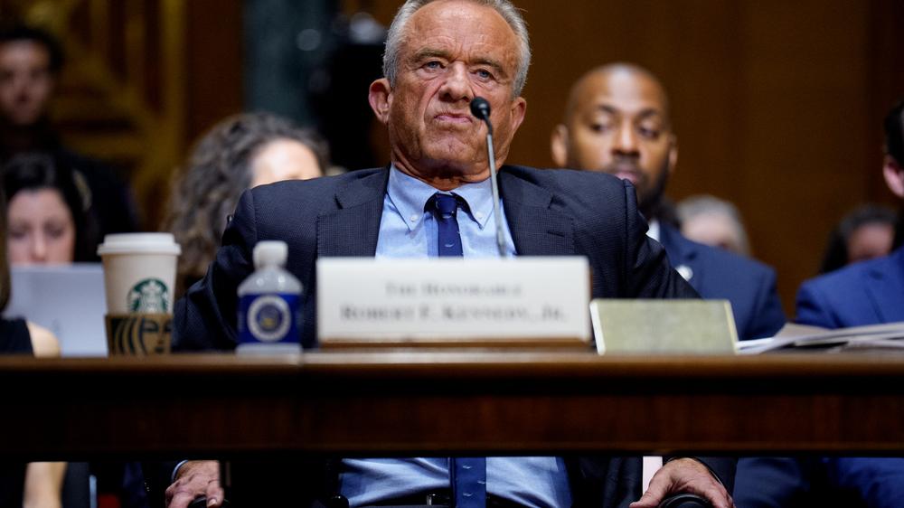 Anti-vaccine groups melt down over reports RFK Jr. to link autism to Tylenol