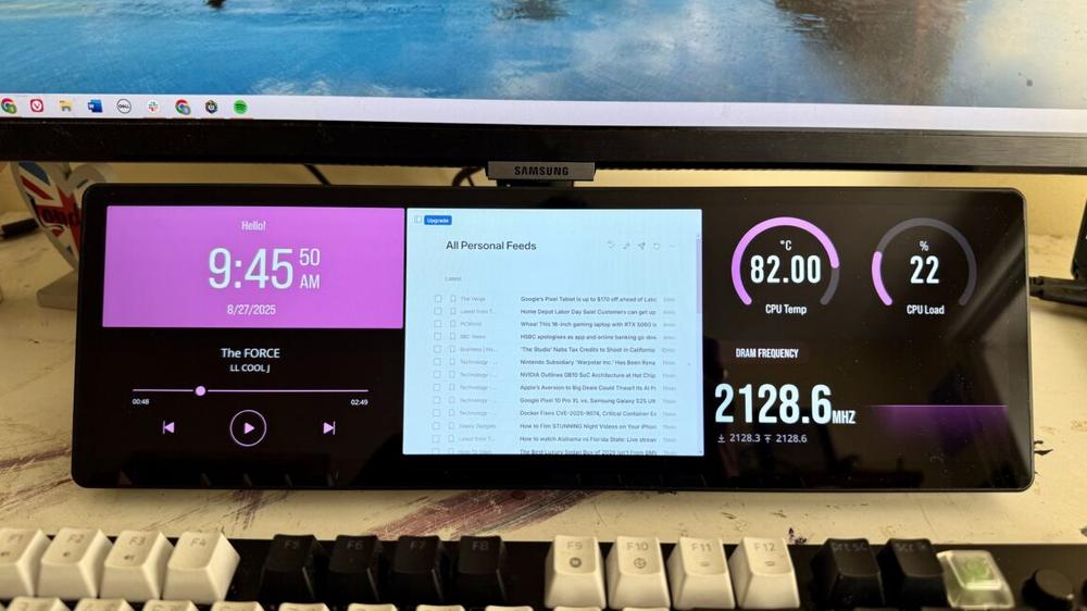 Corsair’s PC-dockable screen helped me monitor my PC components and news feeds