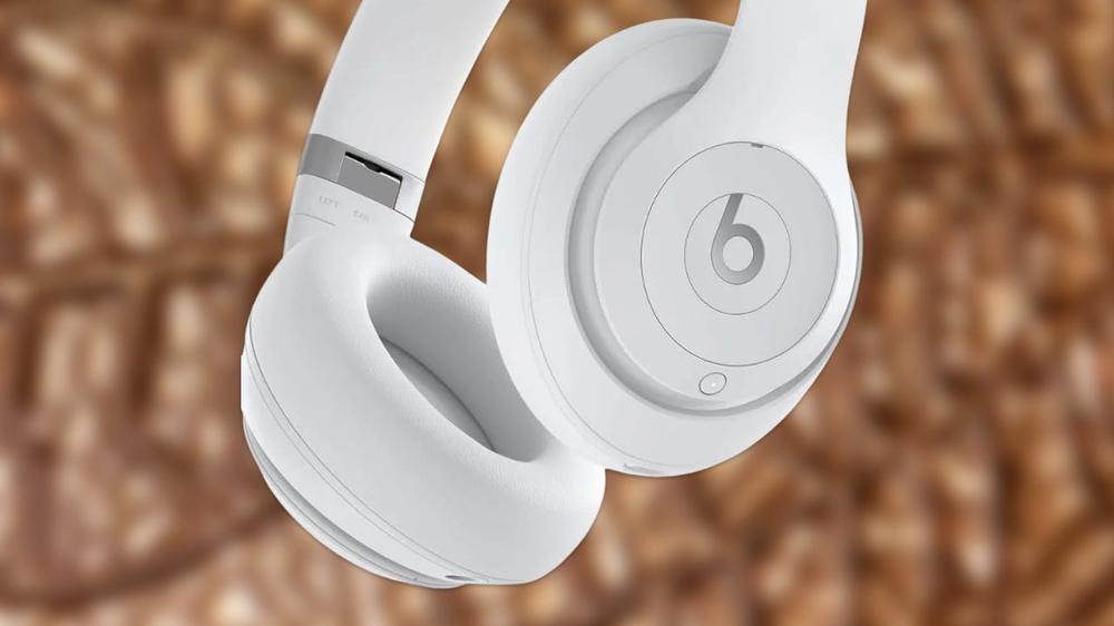 The Beats Studio Pro Wireless Noise Canceling Headphone Drops Below $140 for Black Friday