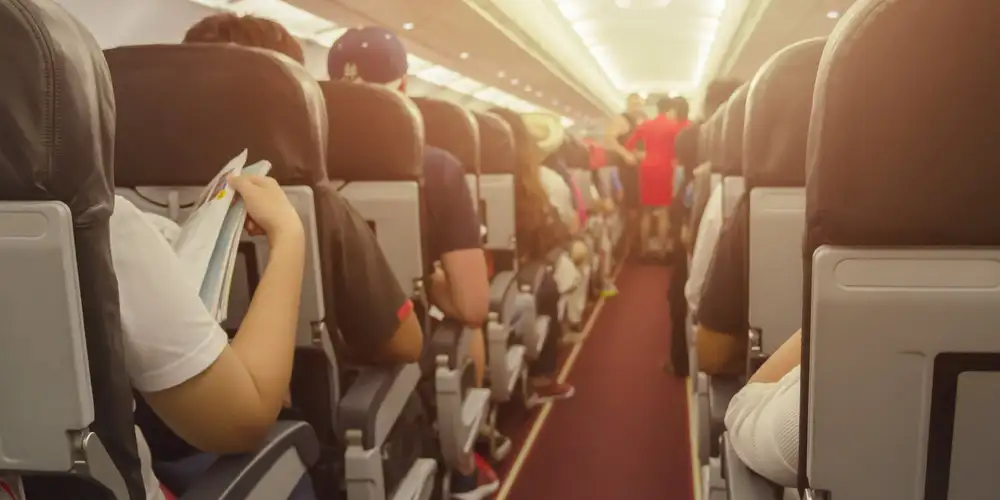 “And here I am collecting credit card points like a sap”: Florida man poses as flight attendant, gets dozens of free flights