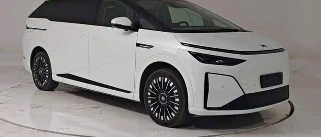 Nuova Xpeng X9 Ultra: 3 chip Turing AI e potenza di calcolo di 2250 TOPS per il monovolume elettrico