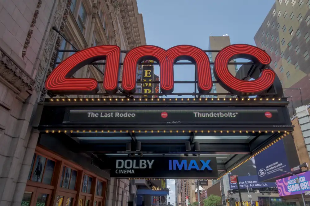 AMC now warns moviegoers to expect ’25-30 minutes’ of ads