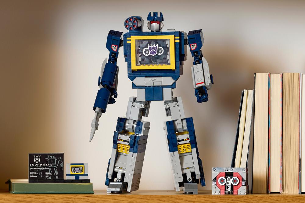 Lego’s first buildable Decepticon Transformer is a talking Soundwave