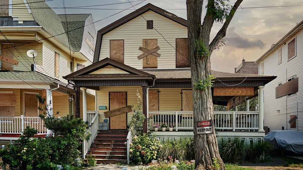 Nation Boards Up Windows, Retreats To Cellar As Lena Dunham Reenters News Cycle