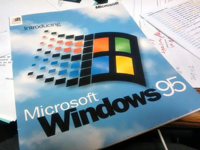 Ritorna lo sfondo di Windows 95: ora disponibile in 4K