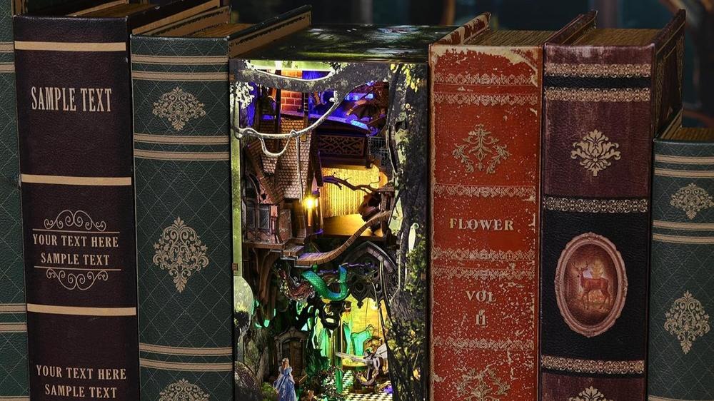 Amazon's Book Nook Deals Are an Awesome Gift Idea for Black Friday