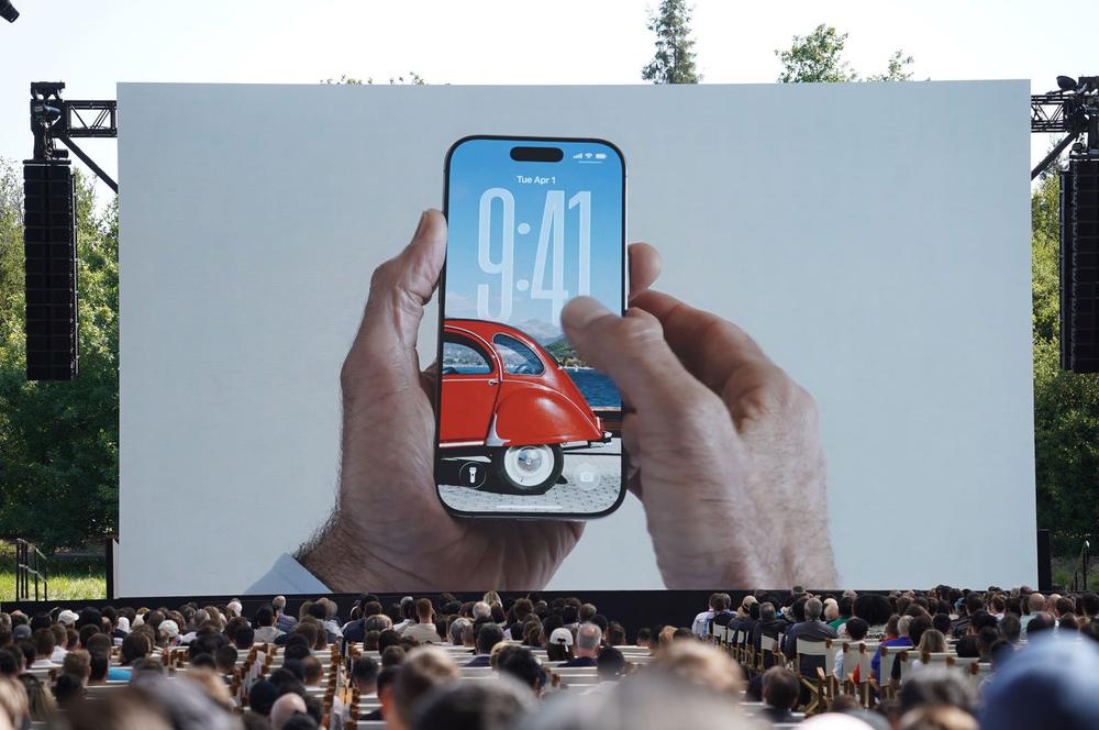 Apple releases public betas of its new software updates with Liquid Glass