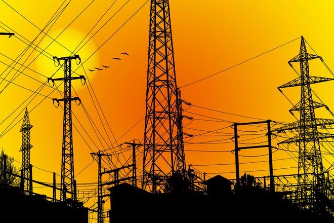 Energia elettrica, a luglio calo dei consumi in Italia. Bene le rinnovabili