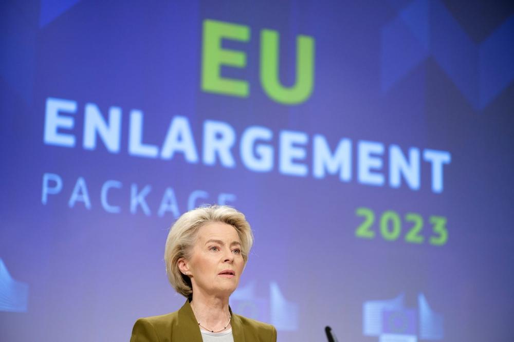 EU urges Ukraine to fortify anti-corruption bodies