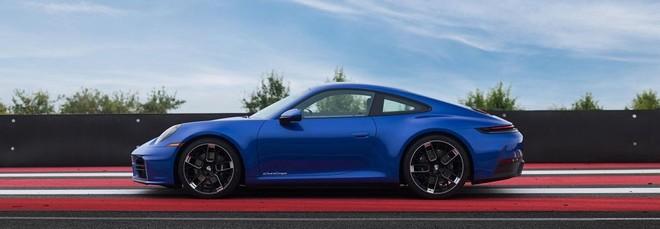 I marchi auto che piacciano di più del 2025: Porsche e MINI al Top. Tutte le classifiche