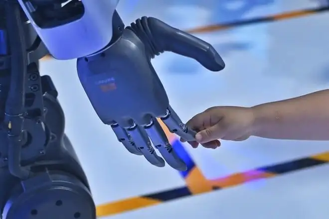 Intewell, il sistema operativo robotico con cui la Cina sfida il monopolio USA