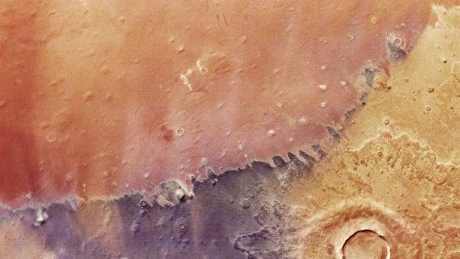 Marte come non l'avete mai visto: una tavolozza viola e ocra
