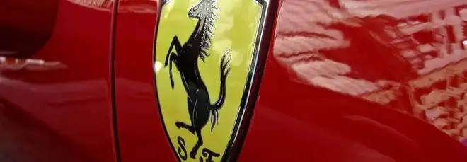 Davvero la Ferrari ha rinviato la sua seconda auto elettrica?
