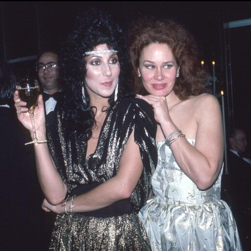 Nell'epoca dell'isolamento da social (e remote work) la scienza ci urla che la felicità sta nel fare le cose insieme a qualcuno