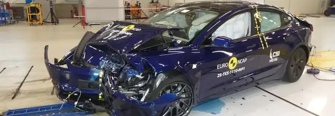 Crash test Euro NCAP: 5 stelle alla Tesla Model 3 e 3 stelle alla Dacia Bigster