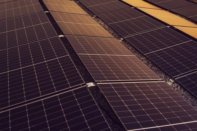 Un mix tra saperi millenari e AI migliora le previsioni sulla produzione solare