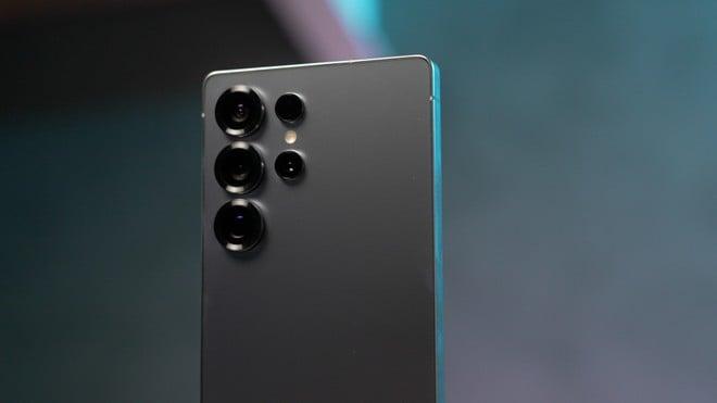 Samsung Galaxy S27 Ultra potrebbe abbandonare una delle due telefoto