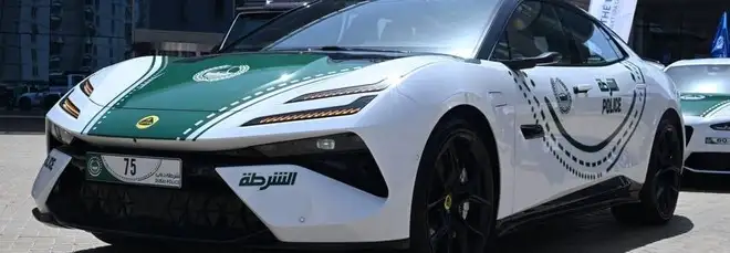 Dubai: la Polizia con la Lotus Emeya-S per pattuglie 100% EV
