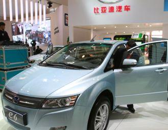 La svolta: in Cina basta incentivi per auto elettriche. Non sono più un focus strategico