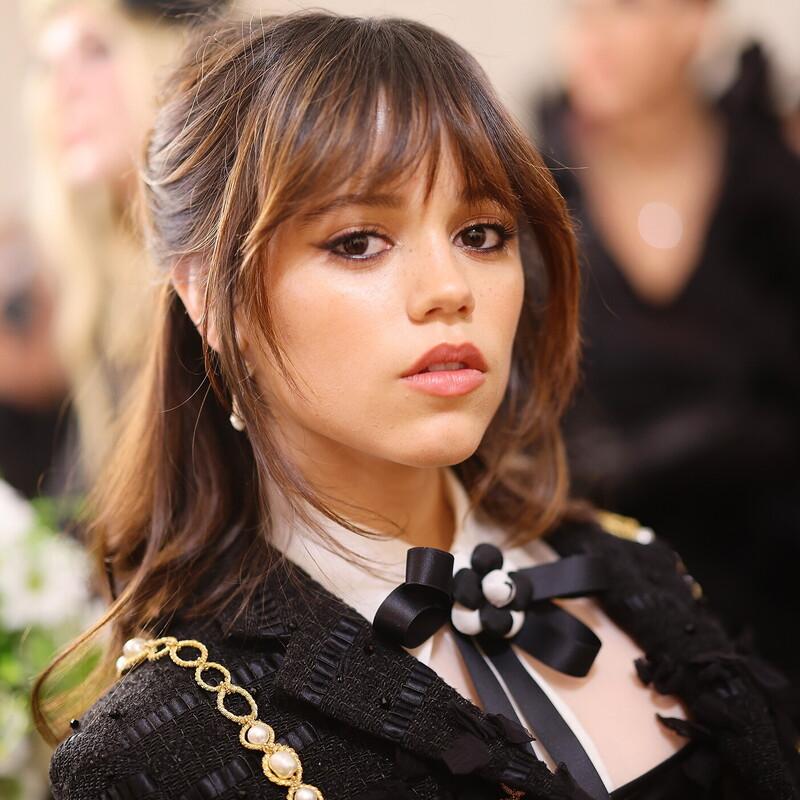 Bunny Bangs: la frangia soft e romantica perfetta per darci un taglio in questo autunno 2025