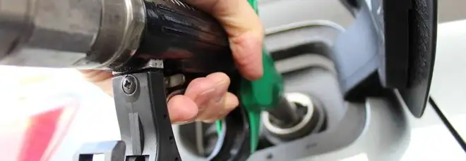 Carburanti, quanto pesano le accise? Dal 2000 + 35% per la benzina e +63% per il diesel