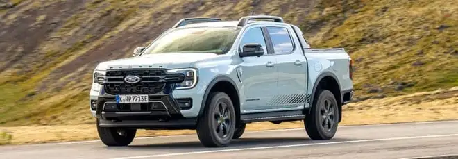 Ford Ranger Plug-In Hybrid, il pickup diventa ancora più versatile. Ecco quanto costa