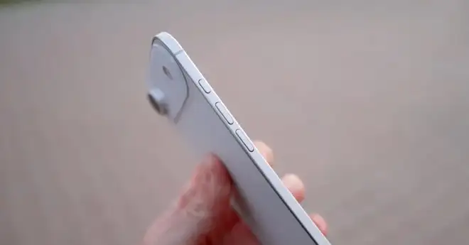 iPhone 17 Air: 5,5 mm di spessore, batteria compatta e peso sotto i 150 grammi