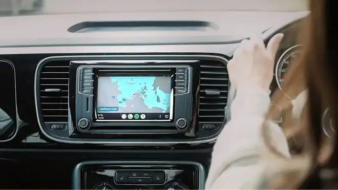 Android Auto avrà presto app video, browser e più app meteo