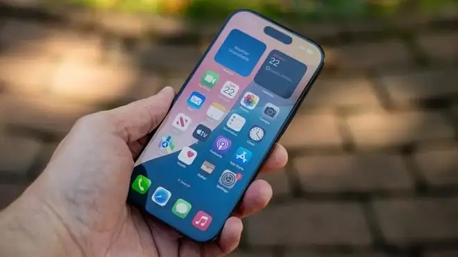 Apple utilizzerà display LTPO ancora più efficienti sugli iPhone del 2027