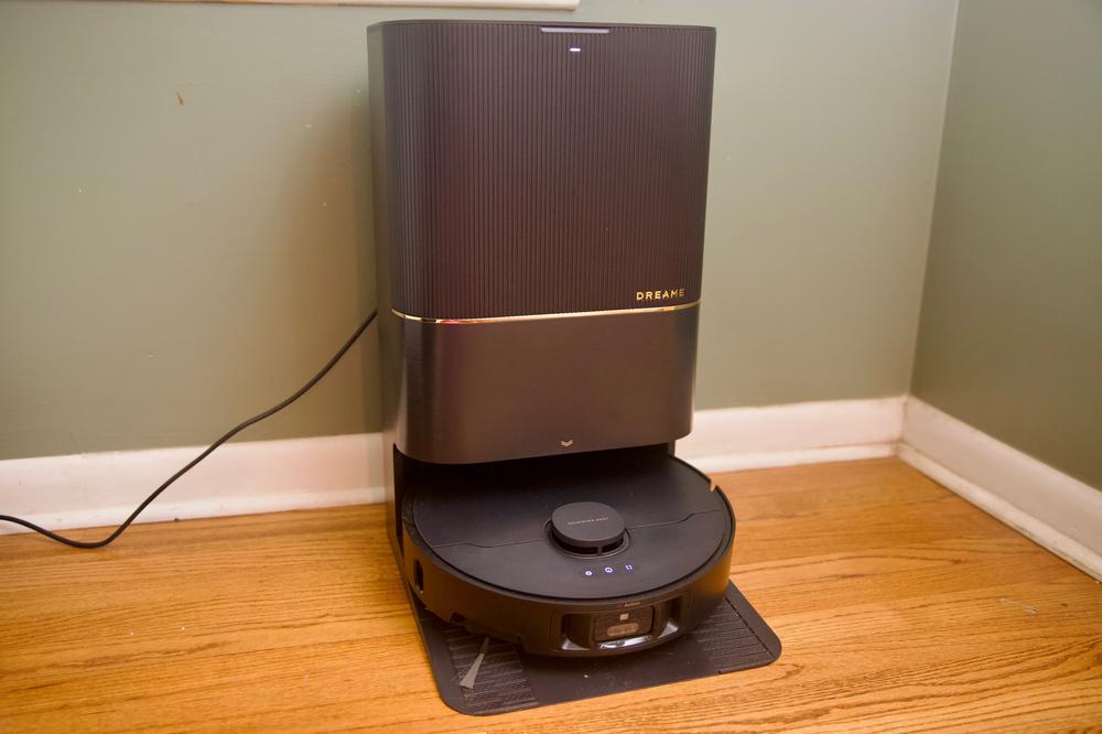 Dreame’s X40 Ultra, our favorite mopping vacuum, is over 50 percent off for Prime Day