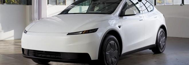 Tesla Model Y Standard: il tetto in vetro c'è ancora ma da dentro non si vede