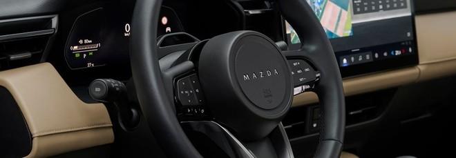 Nuova Mazda CX-5: interni, tecnologia e bagagliaio della terza generazione del SUV