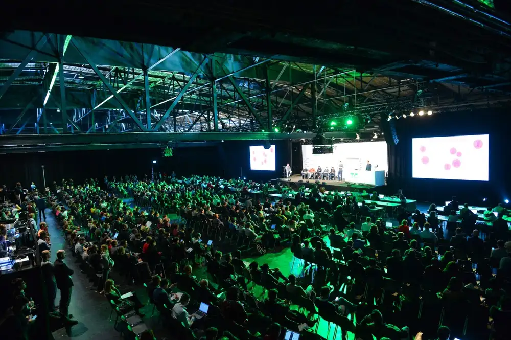 Clock’s ticking: Save up to $900 on TechCrunch Disrupt 2025 tickets before prices rise