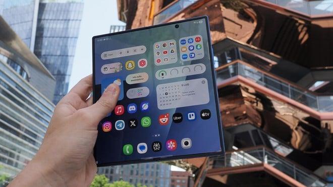 Galaxy Z Fold 7, non solo torture: resiste tantissimo anche alle temperature estreme