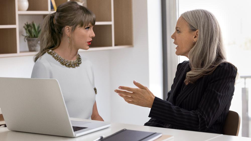 Wedding Planner Gingerly Asks Taylor Swift If She’s Considered Dance Lessons