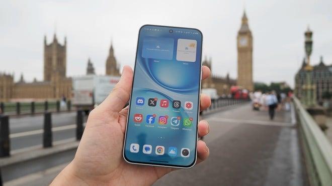 Recensione Vivo X200 FE: piace perchè compatto, ha 5 anni di update e 6500mah