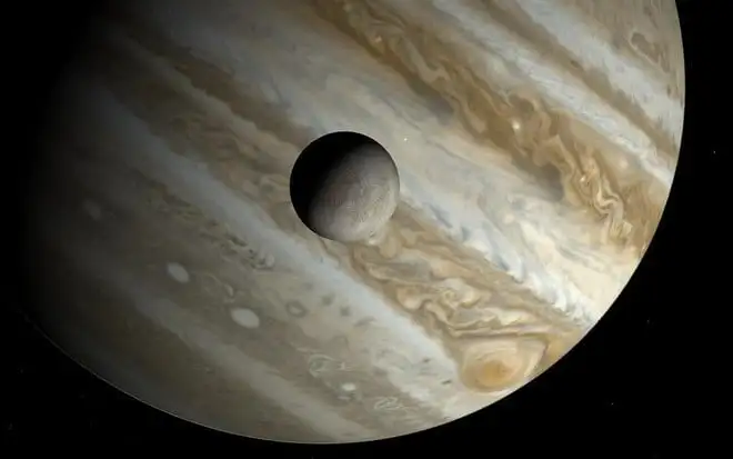 Luna Europa: un rifugio per la vita dopo l'esplosione del Sole?