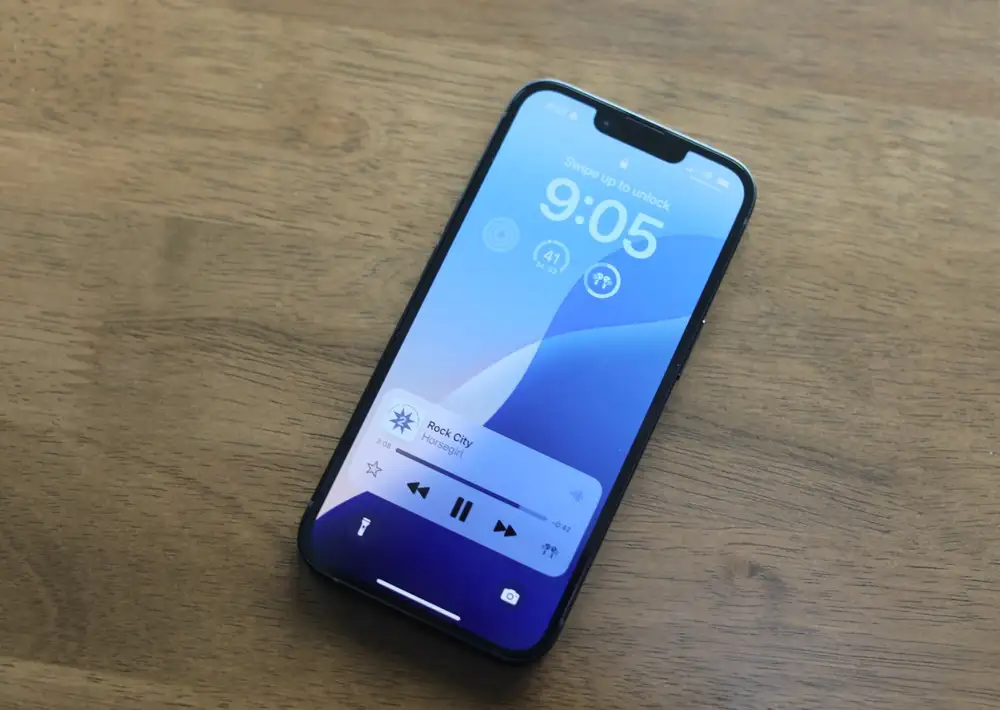 Apple says 82% of compatible iPhones are running iOS 18
