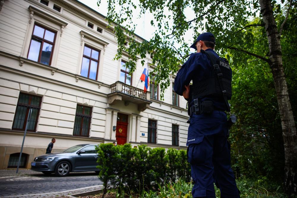 Poland arrests Belarusian spy, will expel diplomat, Tusk says