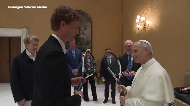 Jannik Sinner a Papa Leone XIV: 