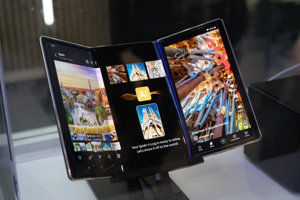 Samsung’s trifold might be launching pretty soon