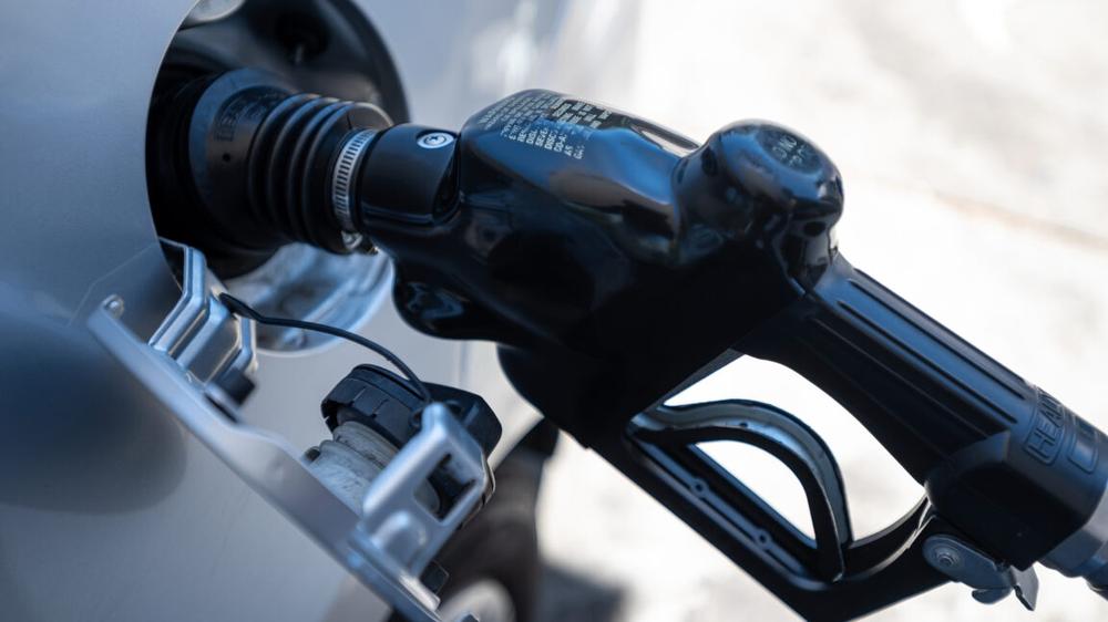 Feds tell automakers to forget about paying fuel economy fines