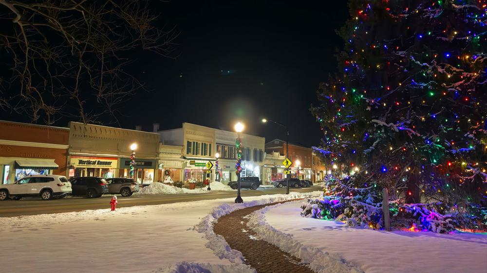 Community Does Jack Shit To Make Christmas Better For Town’s Second-Poorest Family