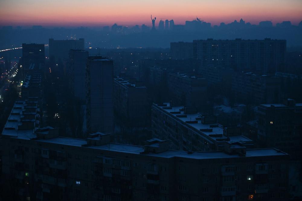 Klitschko says nearly 3,000 residential buildings in Kyiv remain without heating as freezing weather persists